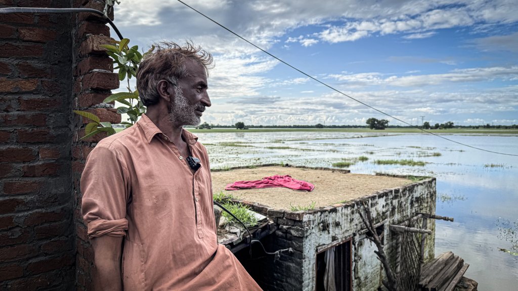 Man looking at the sea.