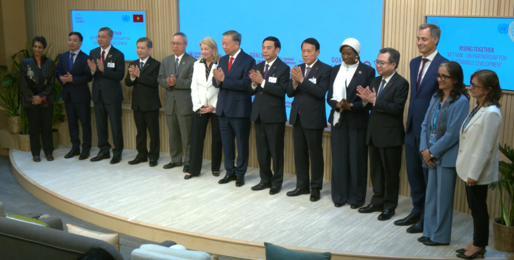 UN leaders and leaders in Viet Nam during a UN event.