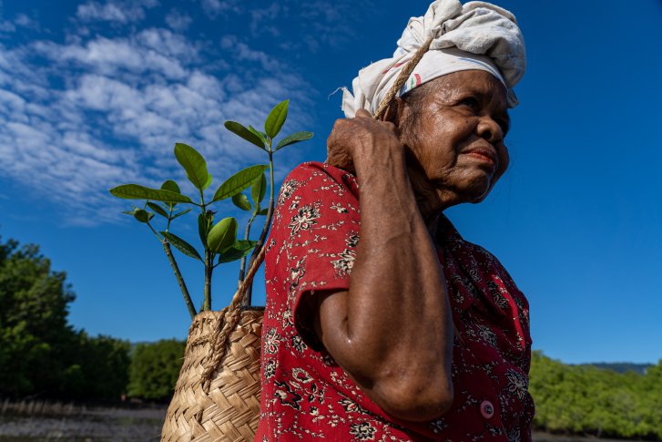A woman farmer in Timor-Leste.